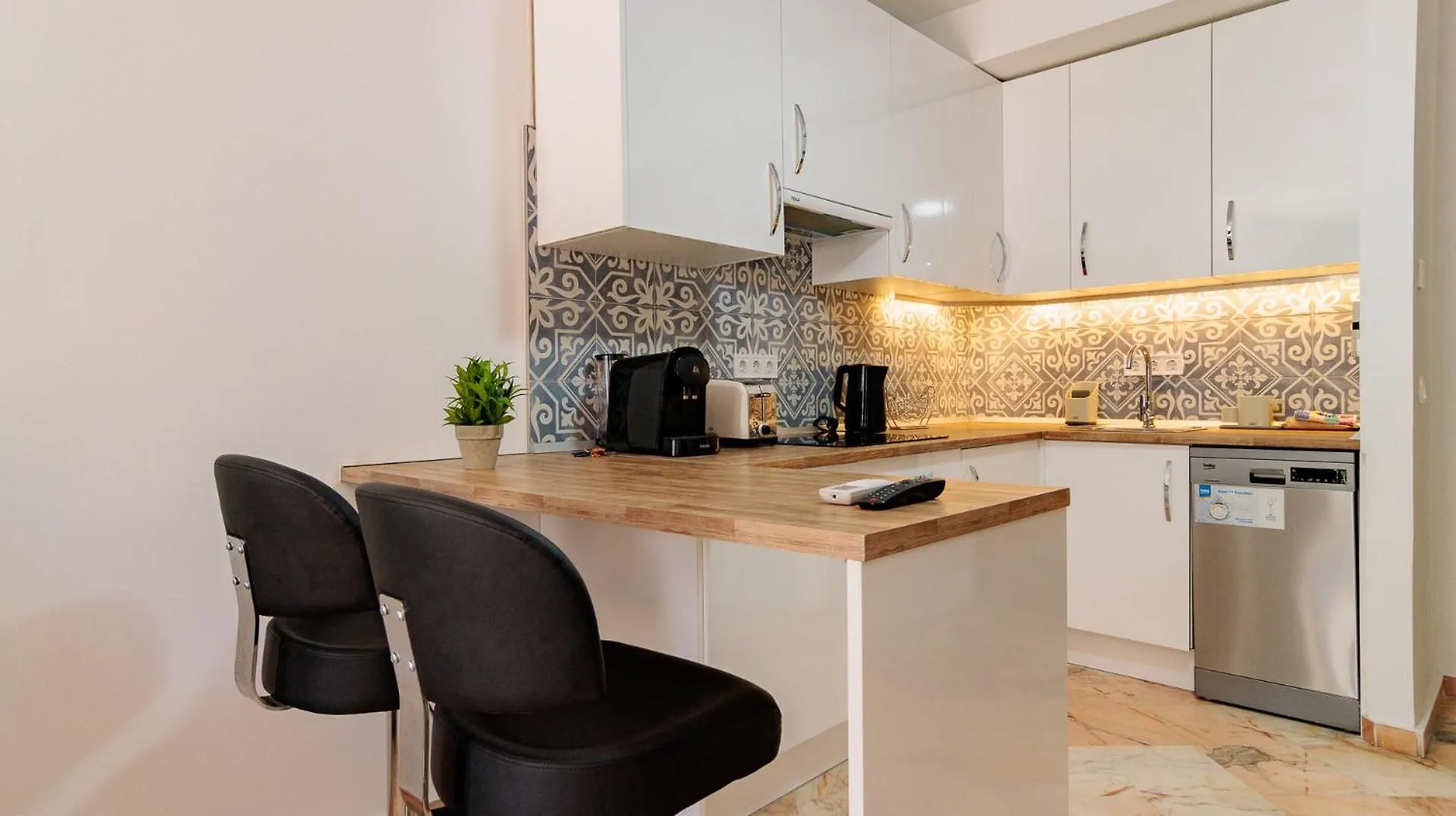 Apartment Oleholidays 313 Romana Playa Junto Al Mar Marbella Spain
